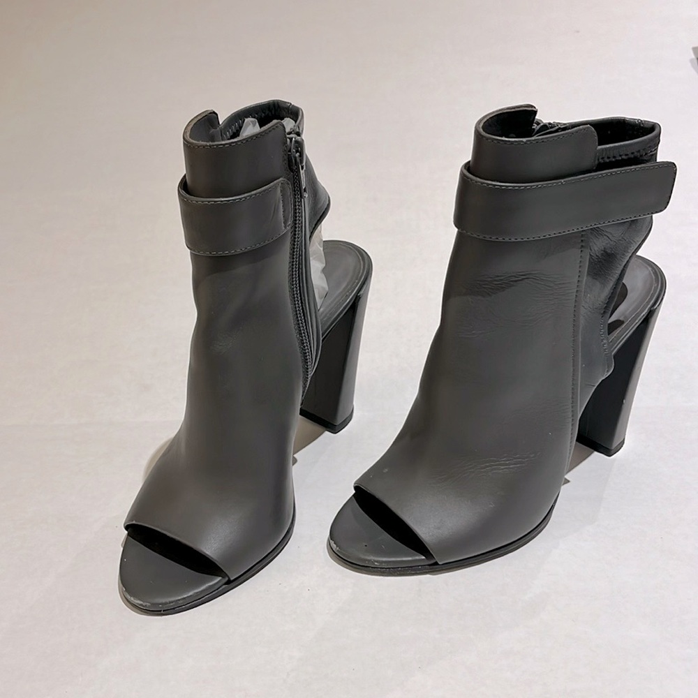 Vince Peekaboo Toe Booties/Sandles